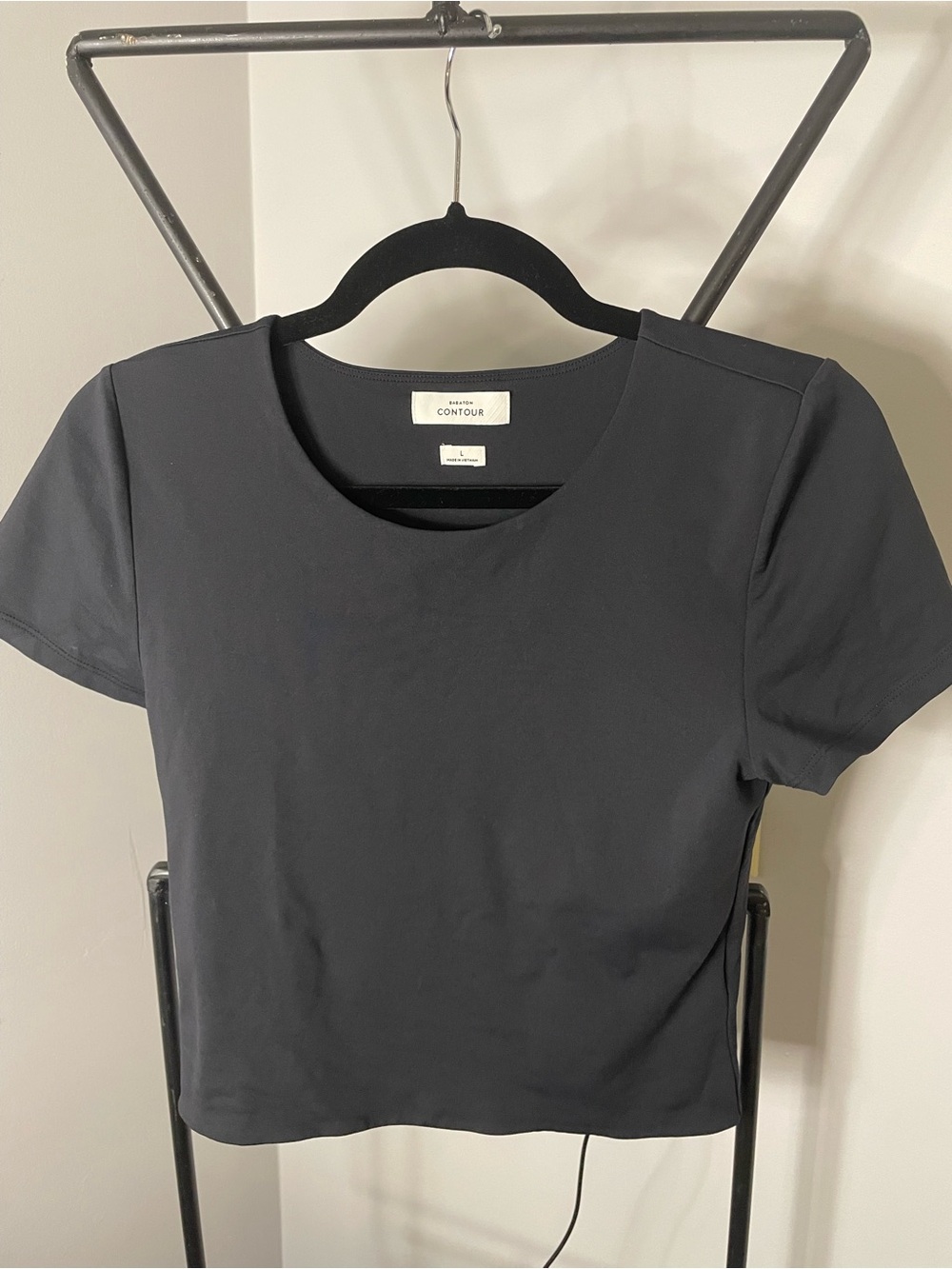 Babaton Black Short Sleeve Scoop Neck Tee
